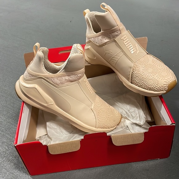 Limited edition Kylie Jenner Nude Pumas - Picture 1 of 4